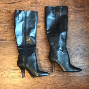 Nine West black boots. Size 5. Leather upper.